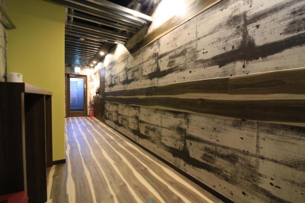 Bee-Hive Sugamo - Male Only Hostel Tokyo Exterior photo
