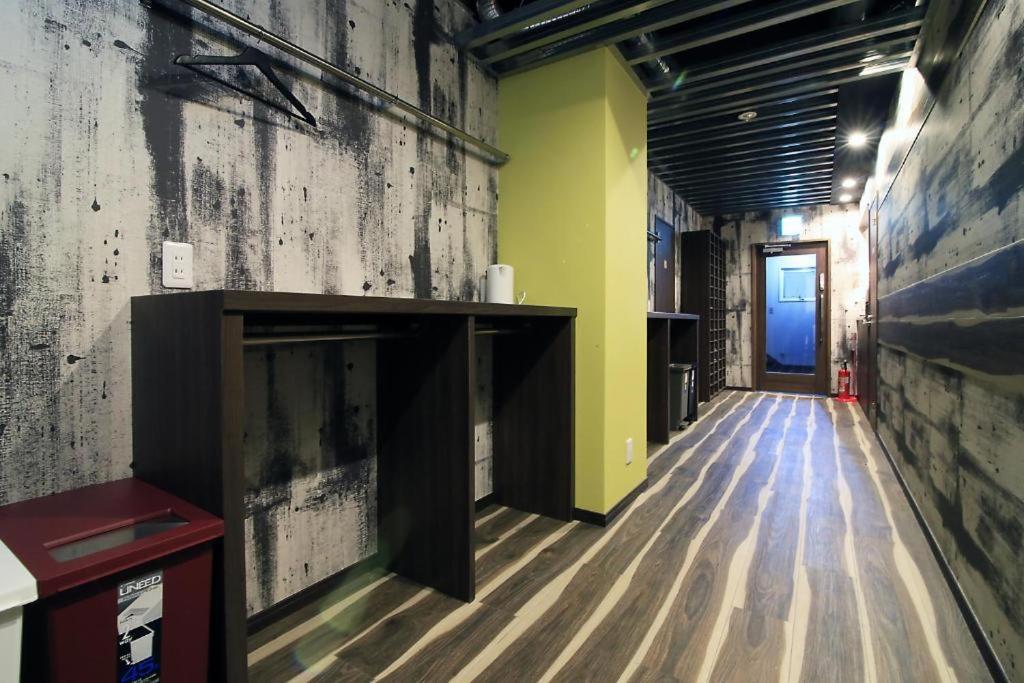 Bee-Hive Sugamo - Male Only Hostel Tokyo Exterior photo